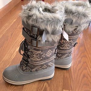 NWT Mukluk Thinsulate tall cable knit snow boots